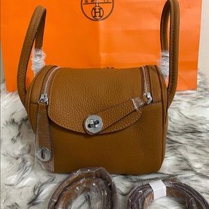 ᴍɪɴɪ ʟɪɴᴅʏ-ɪɴꜱᴘɪʀᴇᴅ Leather Bag